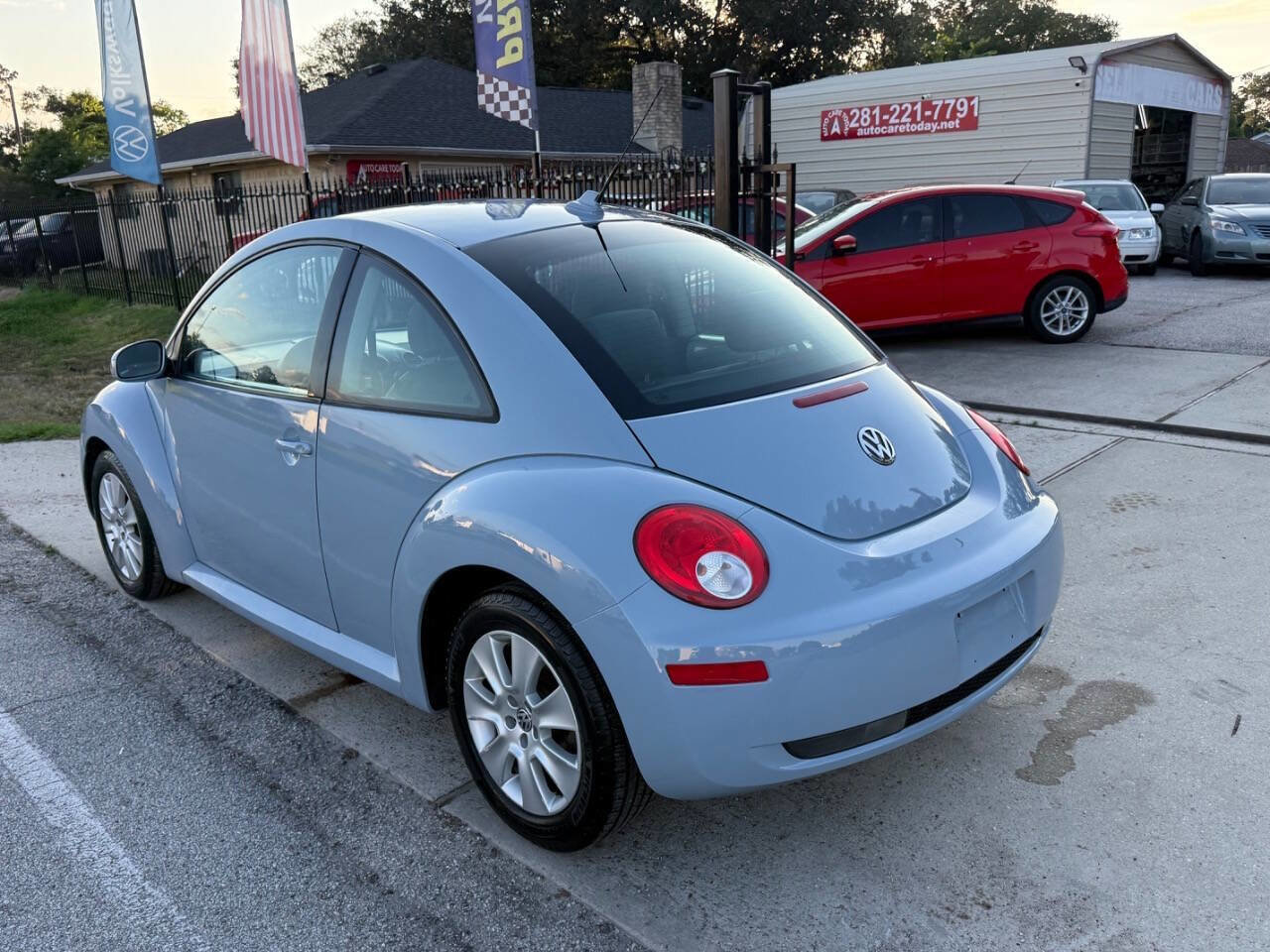 Used 2010 Volkswagen Beetle Coupe FWD image 8