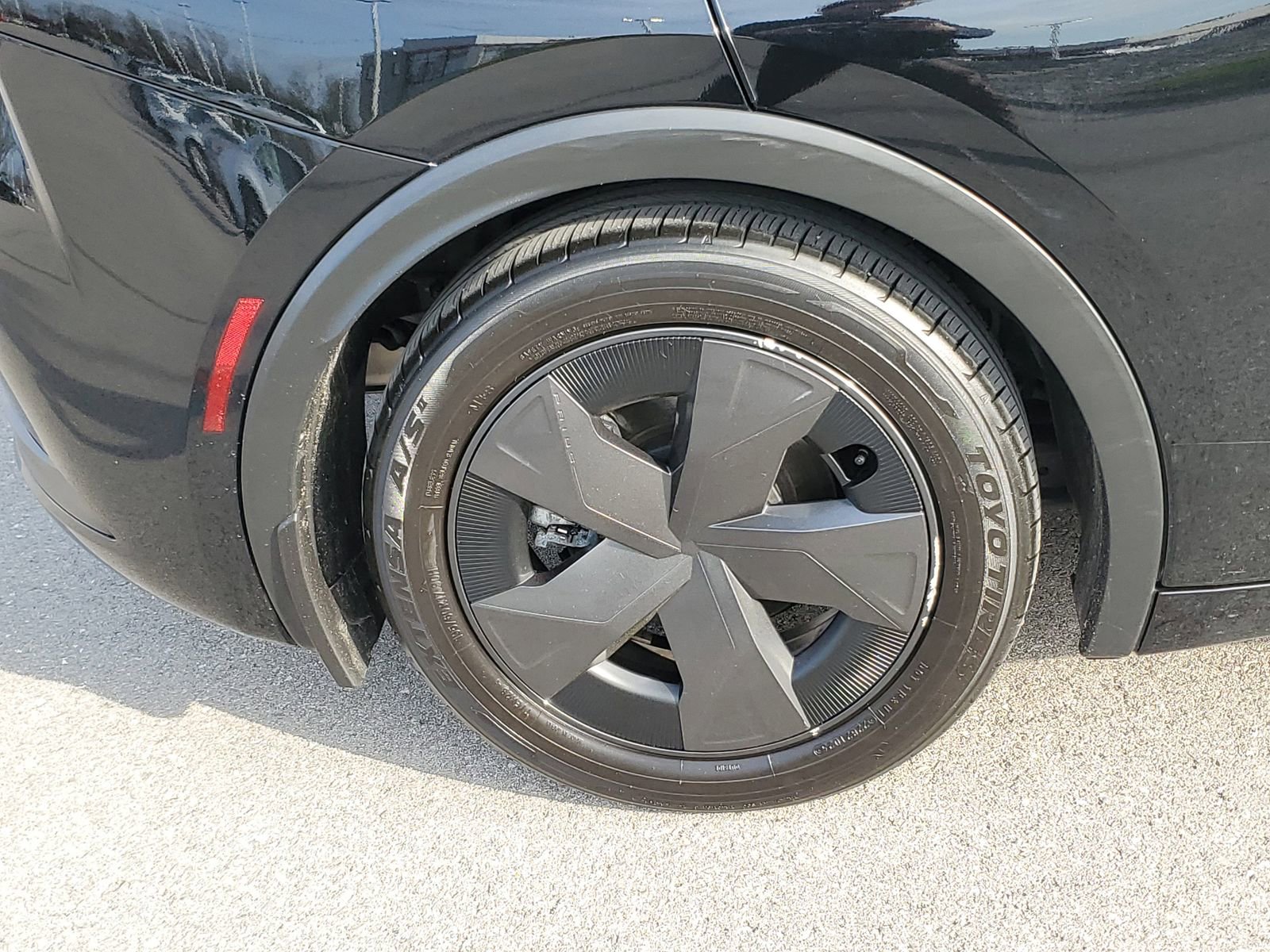 Used 2025 Toyota Prius LE image 5