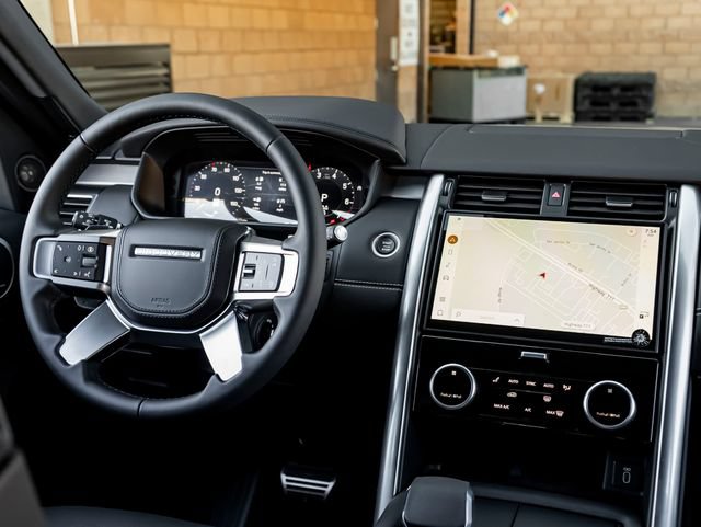 New 2026 Land Rover Discovery Limited Edition AWD/4WD image 23
