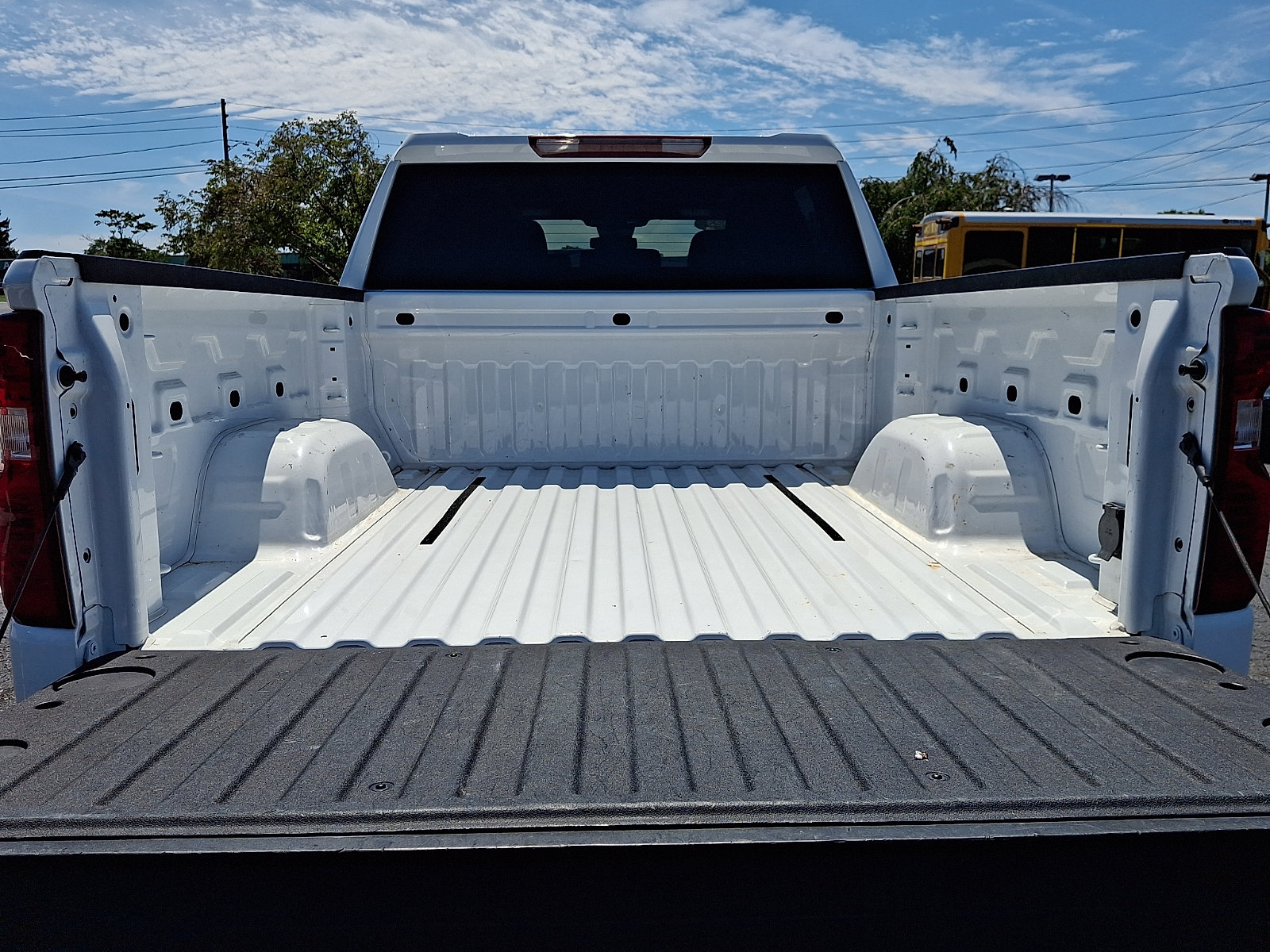 Certified 2023 Chevrolet Silverado 1500 LT AWD/4WD image 28