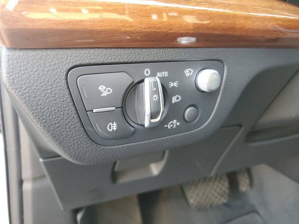 Used 2021 Audi Q5 Prestige w/ Prestige Package image 8