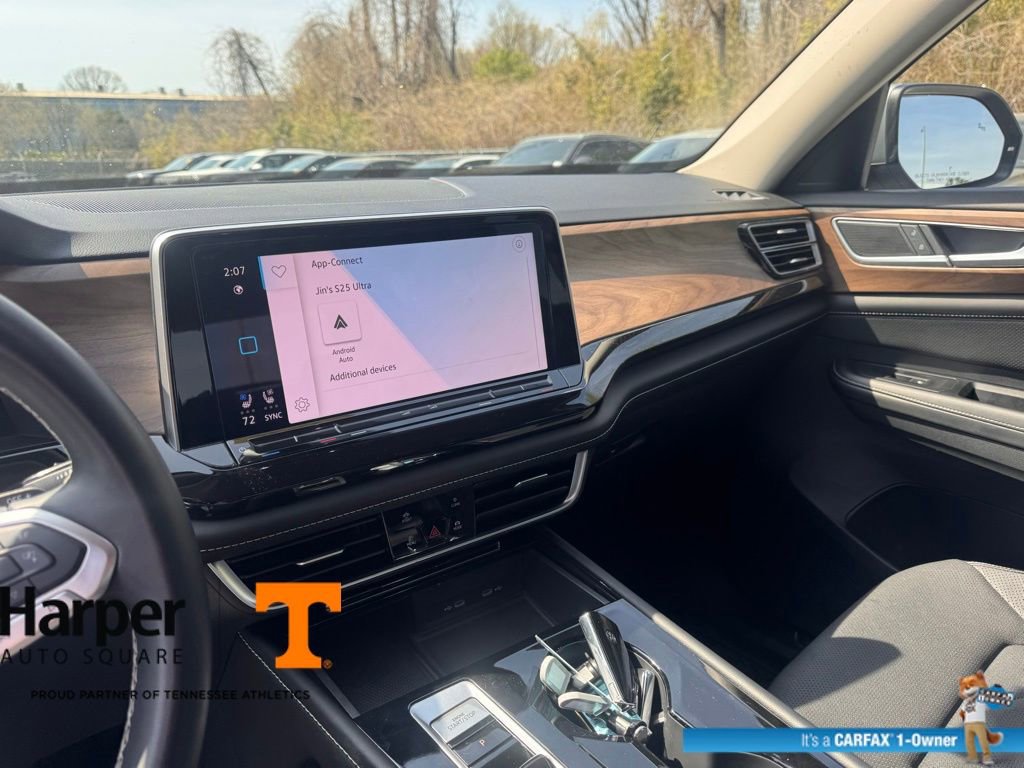 Used 2024 Volkswagen Atlas SE image 16