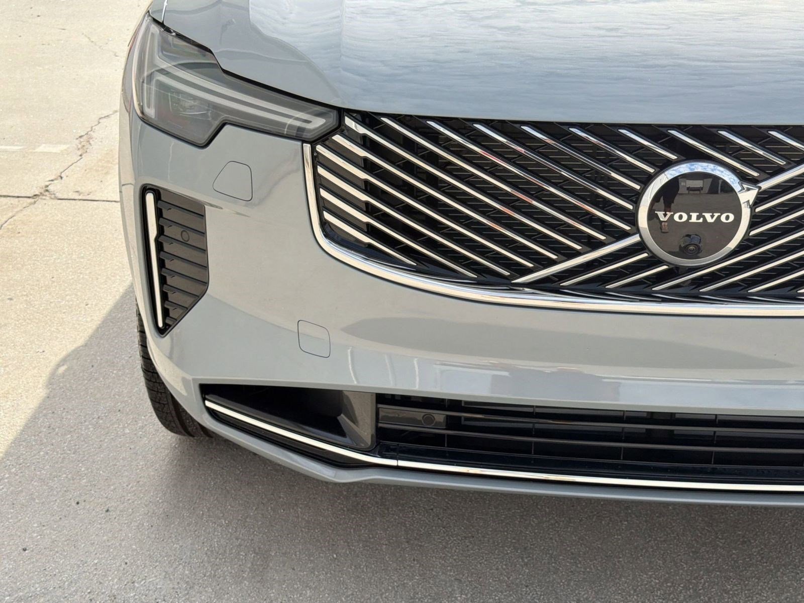 New 2026 Volvo XC90 T8 Plus w/ Protection Package AWD/4WD image 28