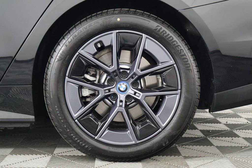 Used 2023 BMW i4 eDrive35 image 16
