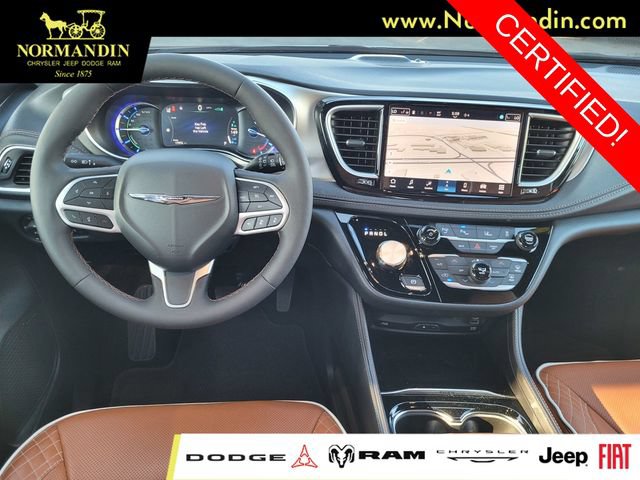 Certified 2024 Chrysler Pacifica Pinnacle FWD image 7