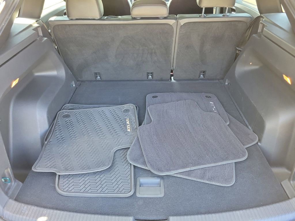 Used 2021 Volkswagen Atlas Cross Sport SE w/ Panoramic Sunroof Package image 7