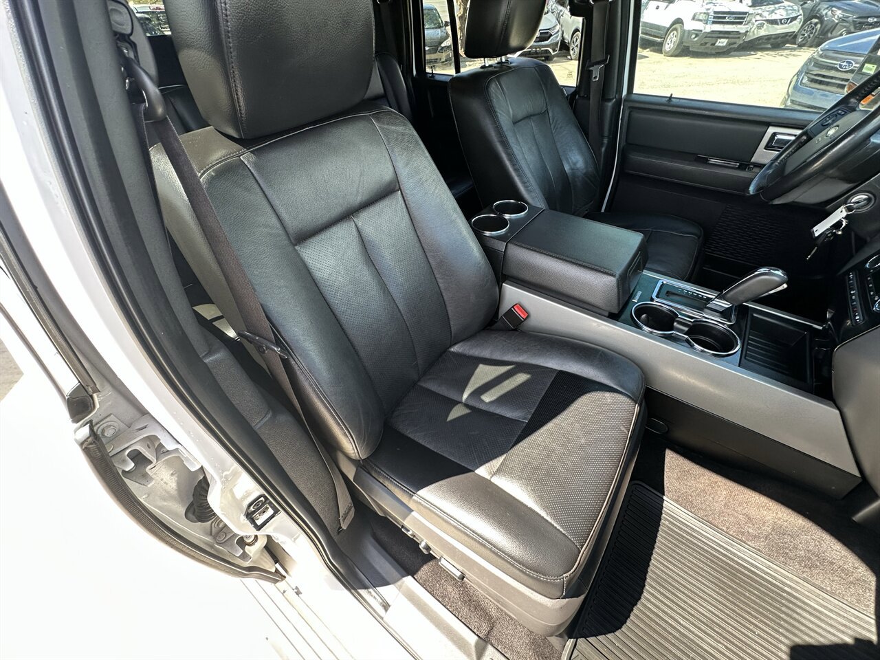 Used 2014 Ford Expedition EL Limited w/ Equipment Group 301A AWD/4WD image 21