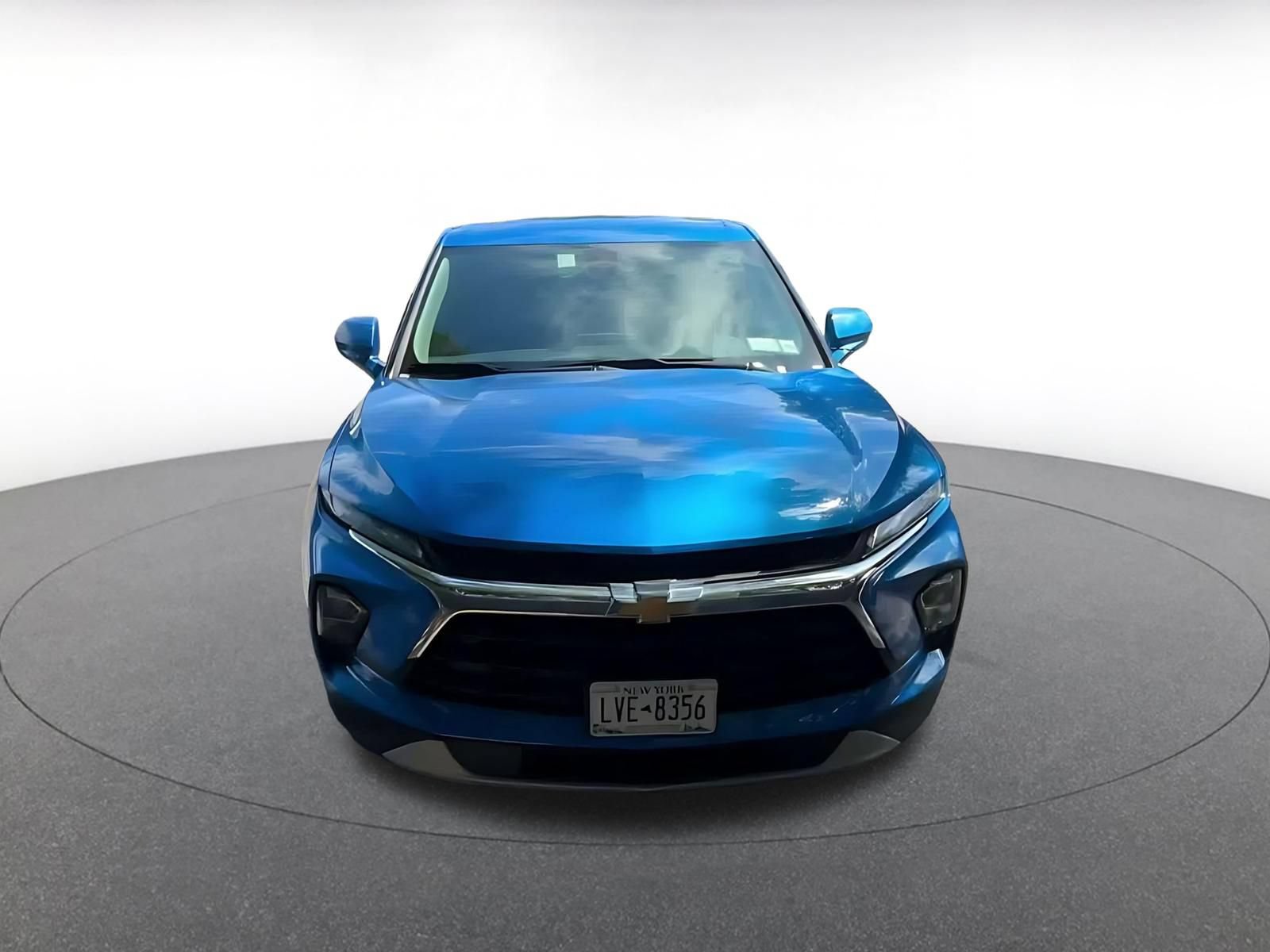 Used 2025 Chevrolet Blazer LT FWD image 4