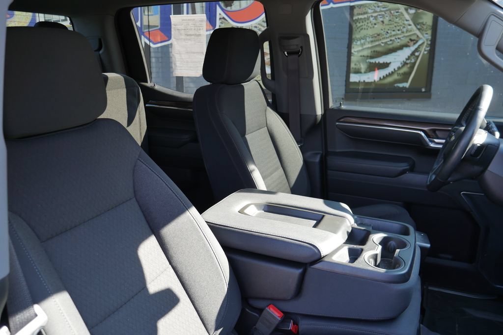 Used 2024 Chevrolet Silverado 1500 LT AWD/4WD image 10