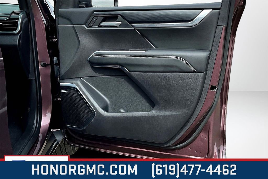 Used 2025 GMC Acadia Elevation image 29