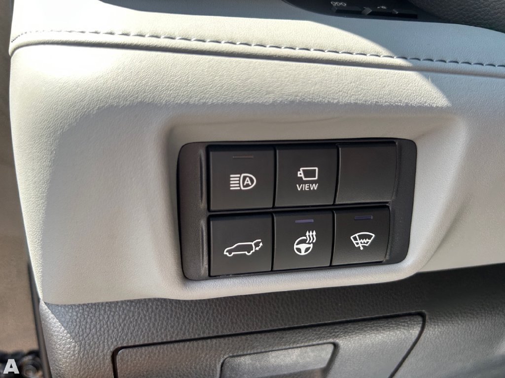 Used 2021 Toyota Highlander Limited AWD/4WD image 30