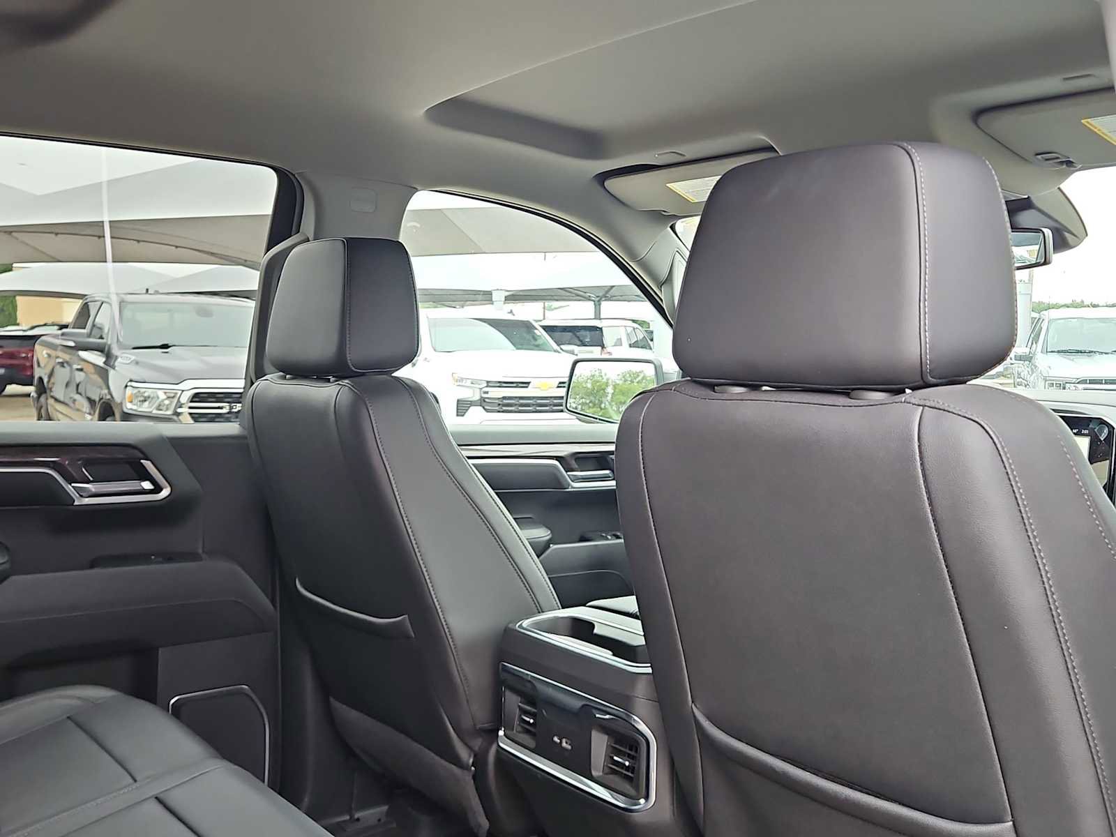 Used 2022 Chevrolet Silverado 1500 LTZ AWD/4WD image 17