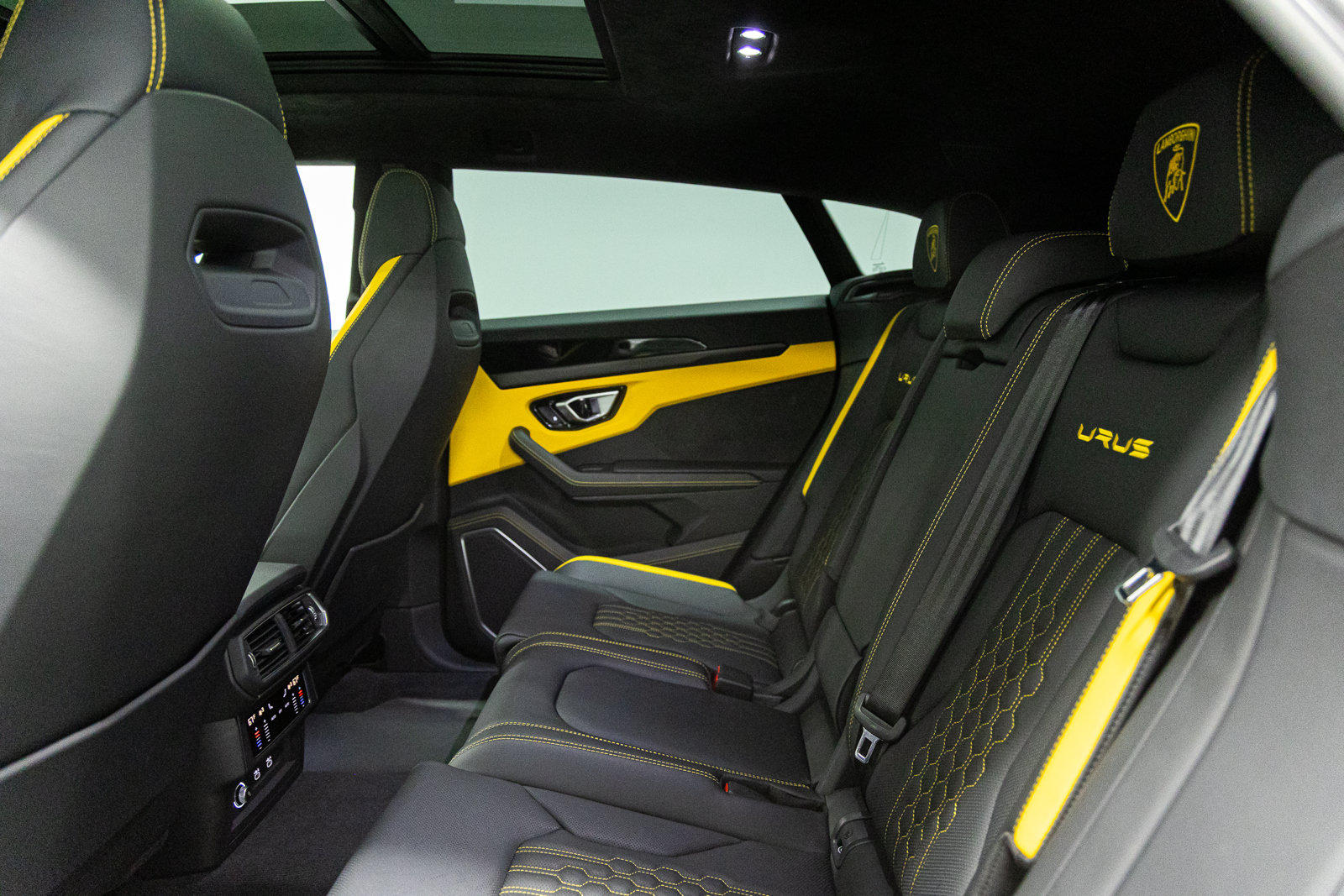 Used 2024 Lamborghini Urus S AWD/4WD image 44