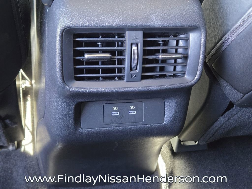 Used 2025 Nissan Murano SV FWD image 12
