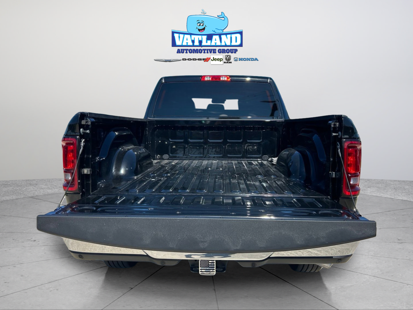 Certified 2025 RAM 2500 Tradesman w/ Chrome Appearance Group RWD image 35