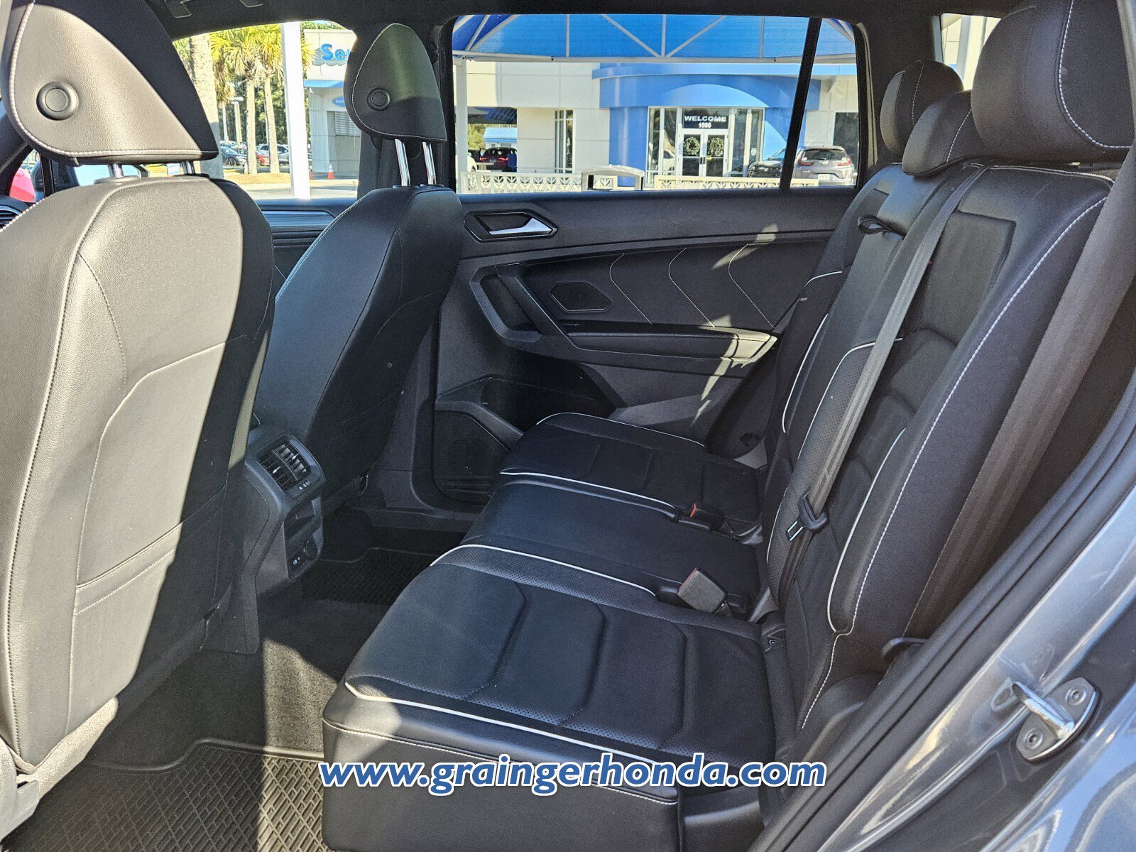 Used 2022 Volkswagen Tiguan SEL R-Line image 11