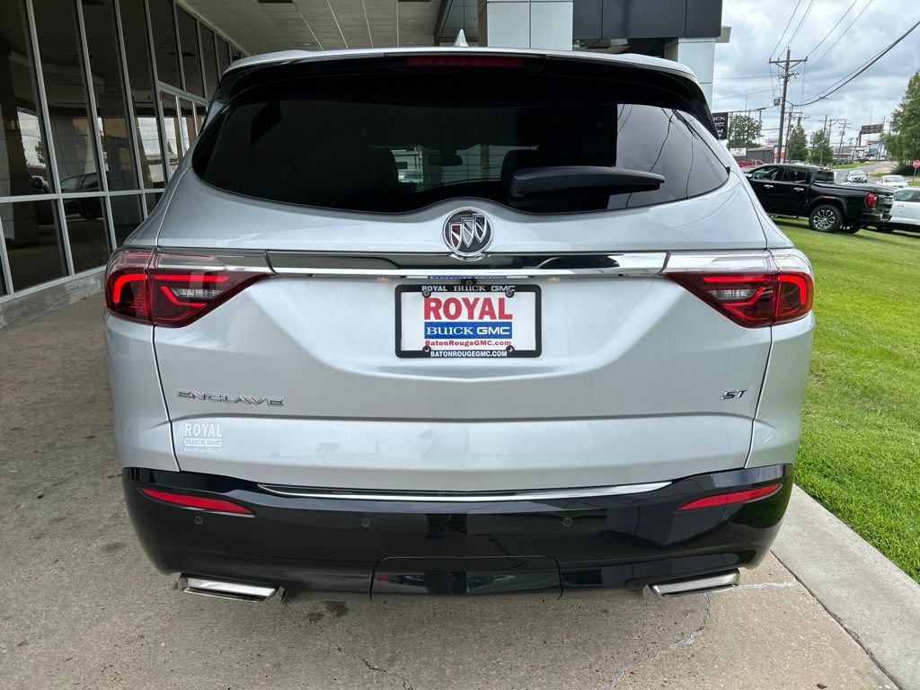 Used 2022 Buick Enclave Essence w/ Sport Touring Edition FWD image 6