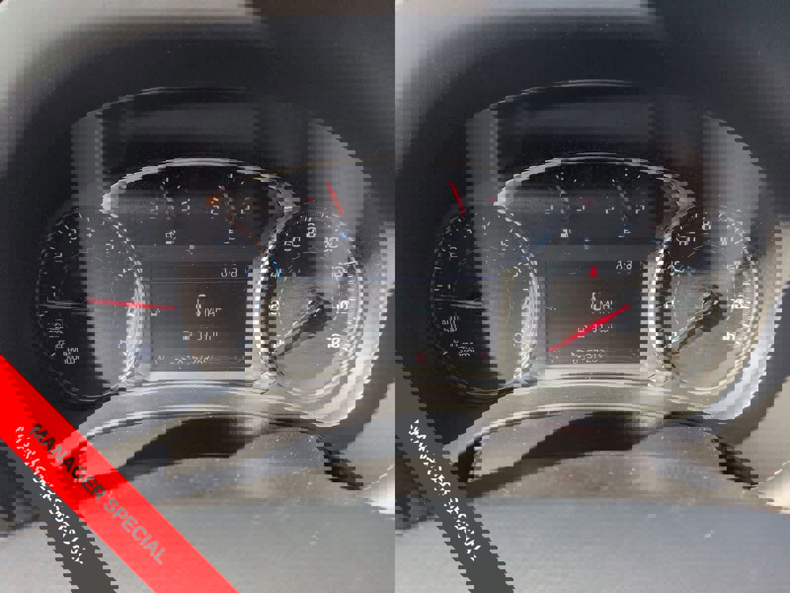 Used 2023 GMC Terrain SLT image 30