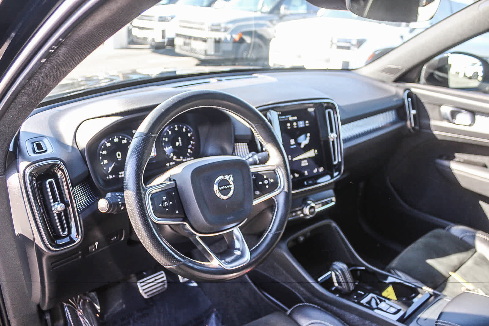 Used 2021 Volvo XC40 T5 R-Design AWD/4WD image 23