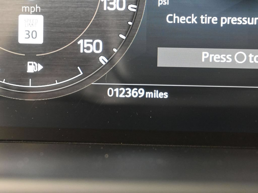 Used 2023 Land Rover Defender 90 X AWD/4WD image 33