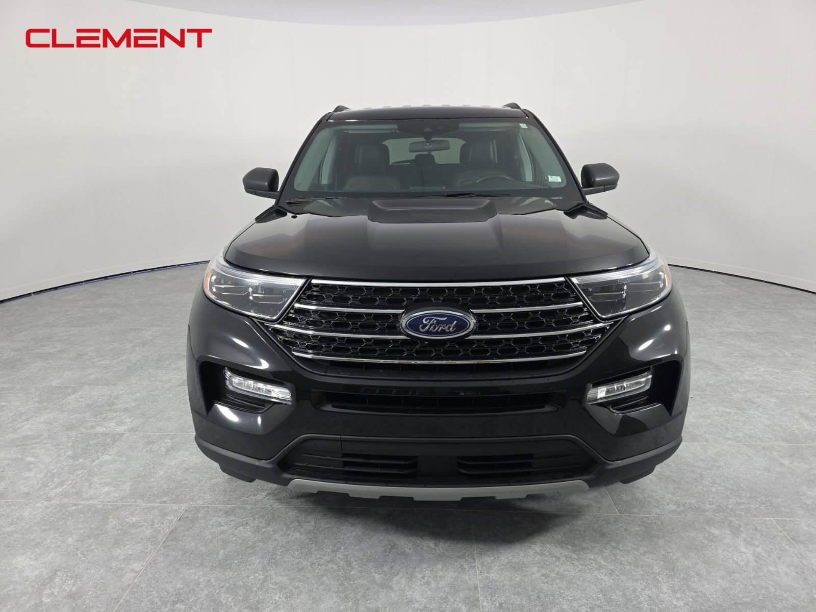 Used 2022 Ford Explorer XLT w/ Equipment Group 202A image 2