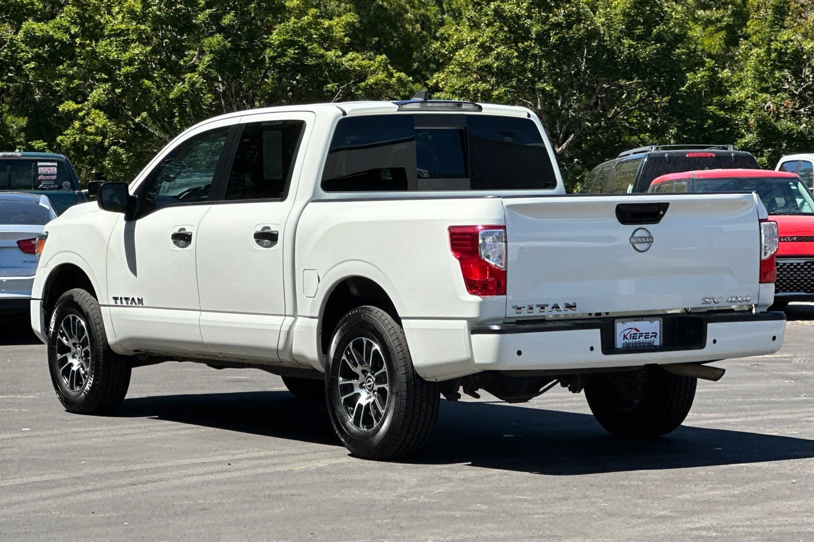 Used 2023 Nissan Titan SV AWD/4WD image 6