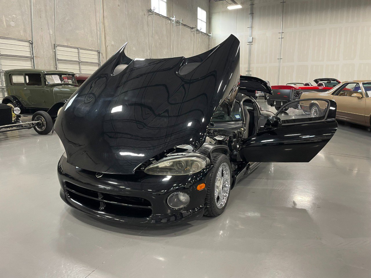 Used 1994 Dodge Viper RT/10 image 8