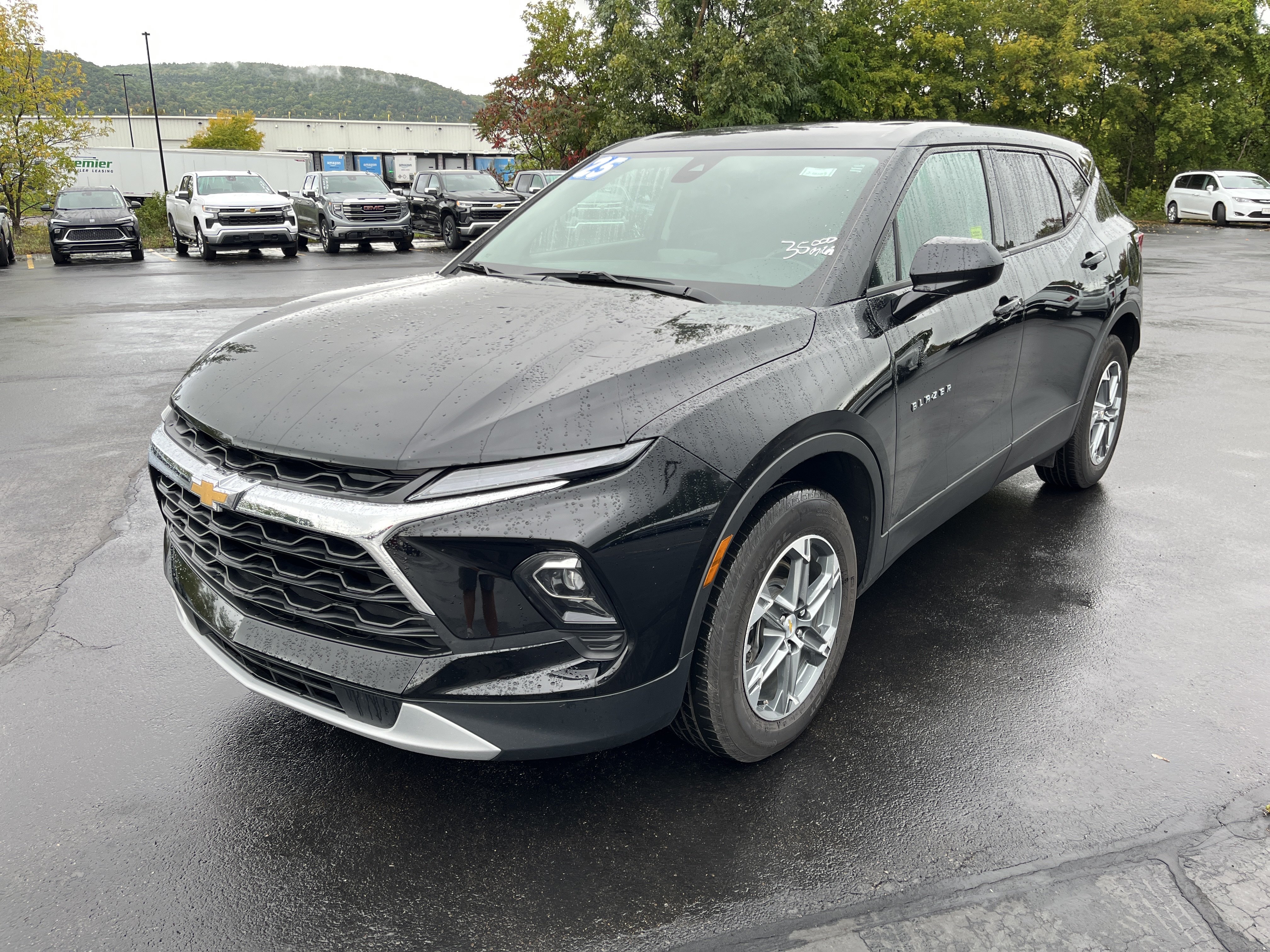 Used 2025 Chevrolet Blazer LT AWD/4WD image 1