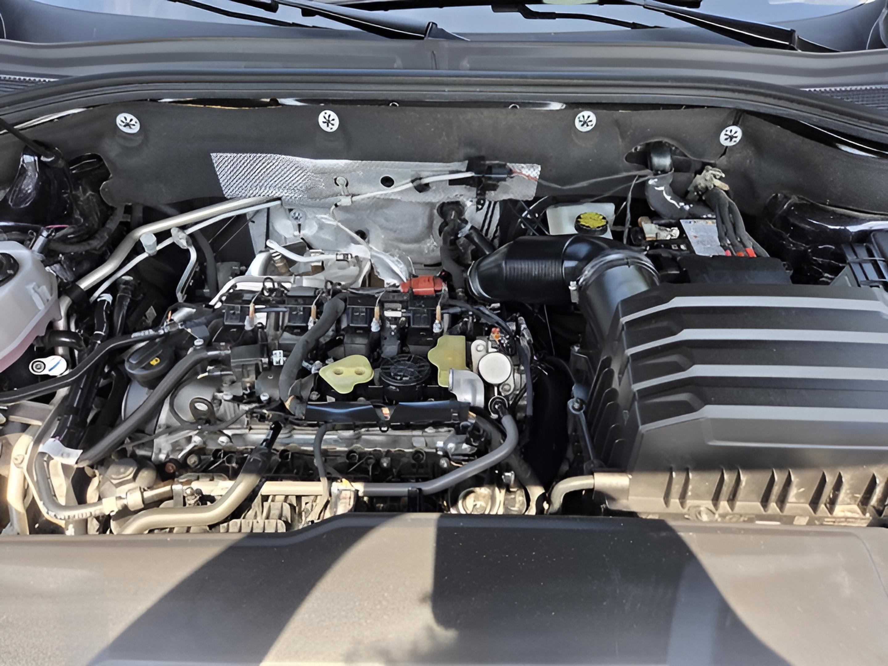 Used 2025 Volkswagen Atlas SEL Premium R-Line AWD/4WD image 13