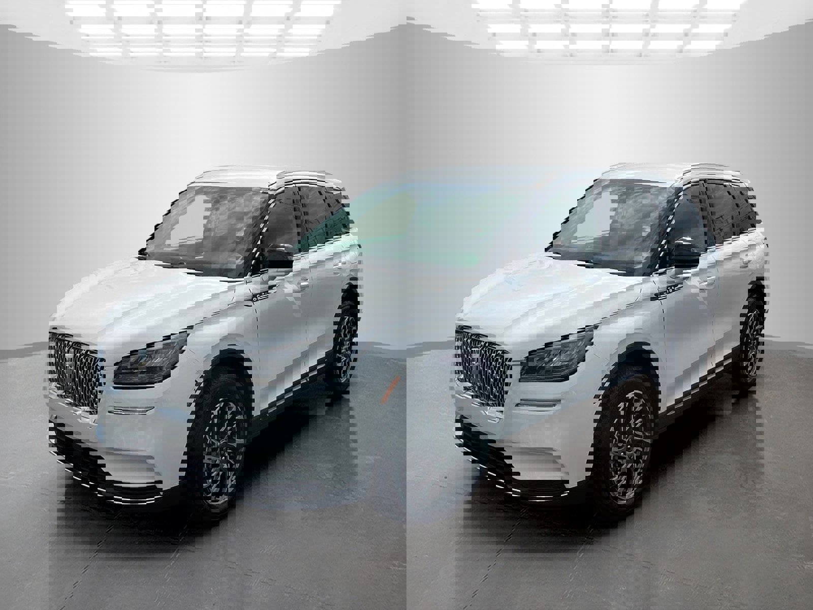 Used 2020 Lincoln Corsair FWD w/ Equipment Group 101A image 8