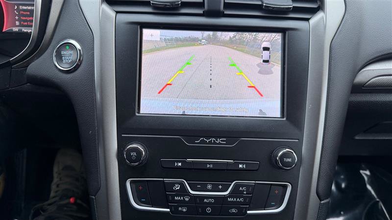 Used 2020 Ford Fusion SE FWD image 23