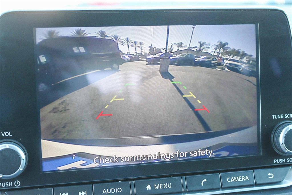 Used 2023 Nissan Rogue S image 29