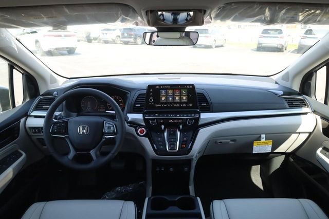 New 2026 Honda Odyssey Touring image 7