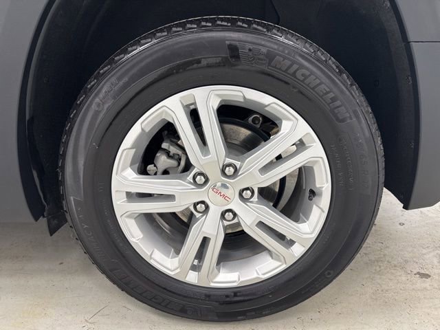 Used 2024 GMC Terrain SLE image 33