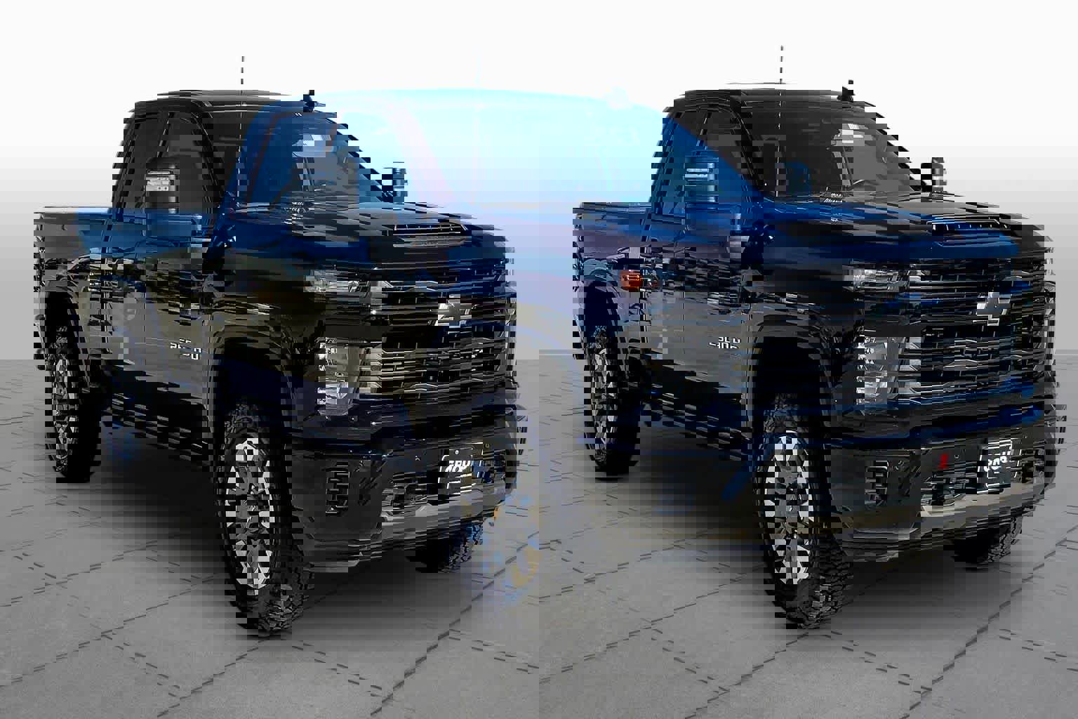 Used 2025 Chevrolet Silverado 2500 Custom w/ Custom Value Package image 3