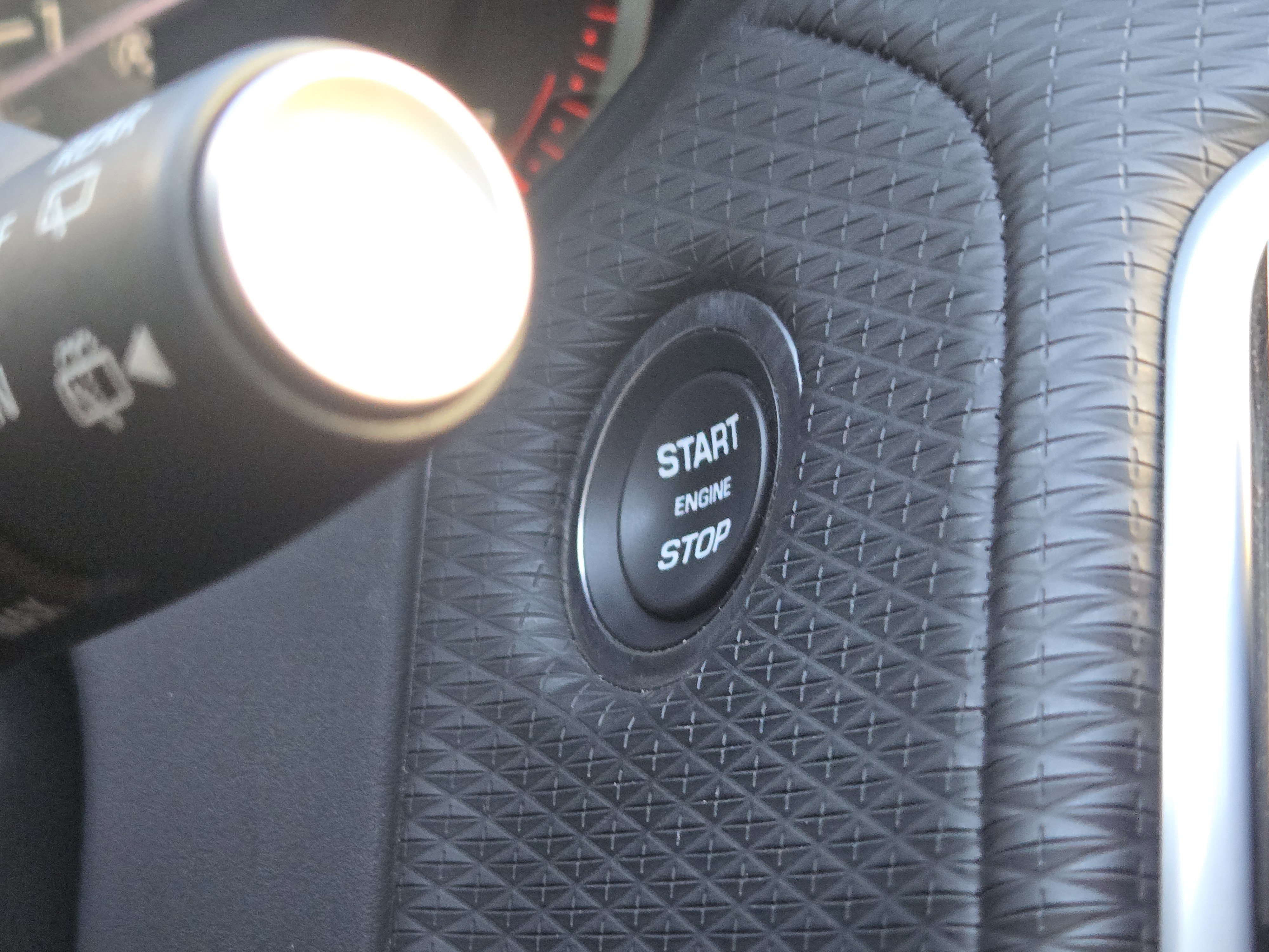 Used 2023 Land Rover Range Rover Velar R-Dynamic S image 24