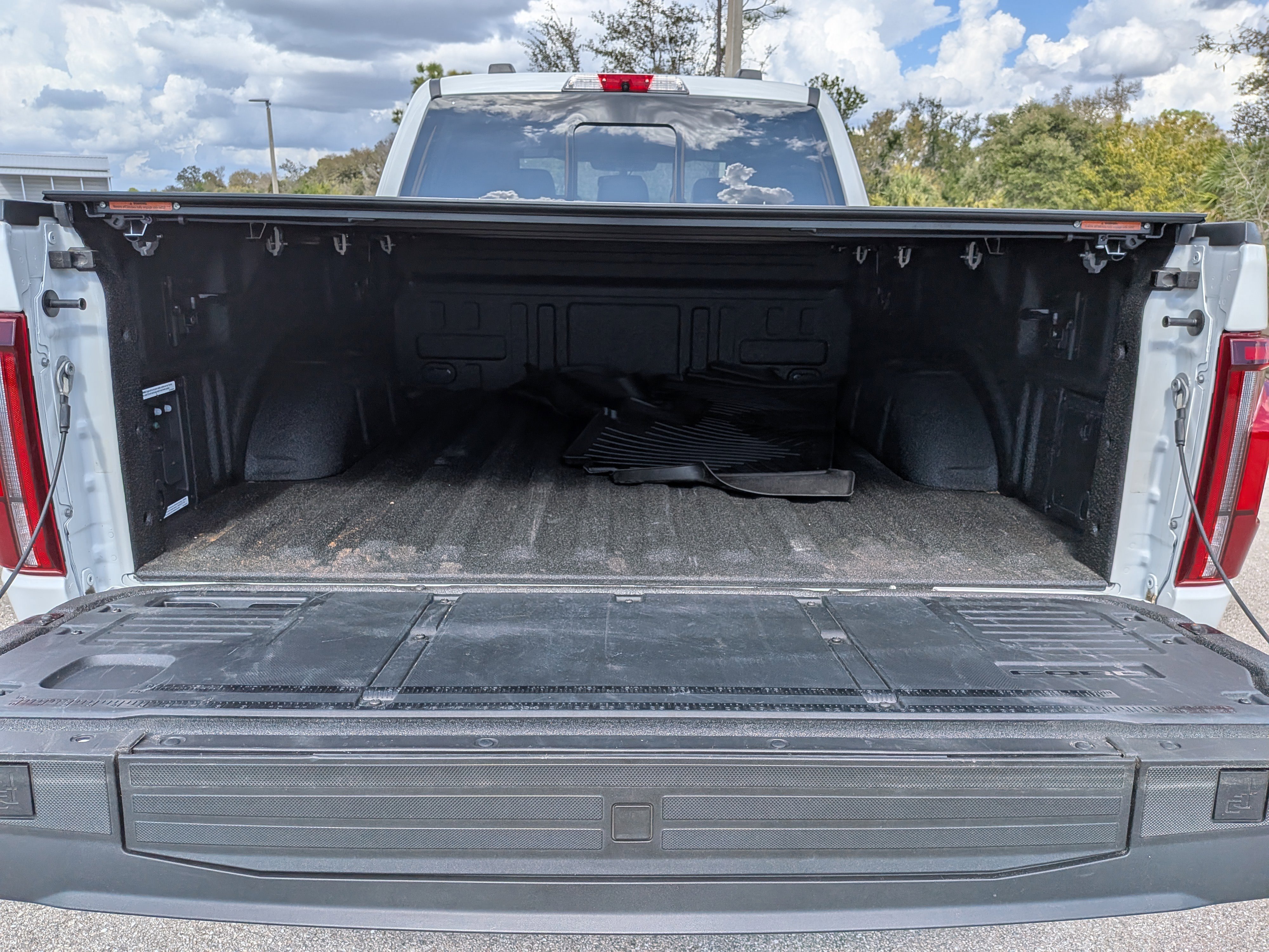 Used 2024 Ford F150 Platinum image 13