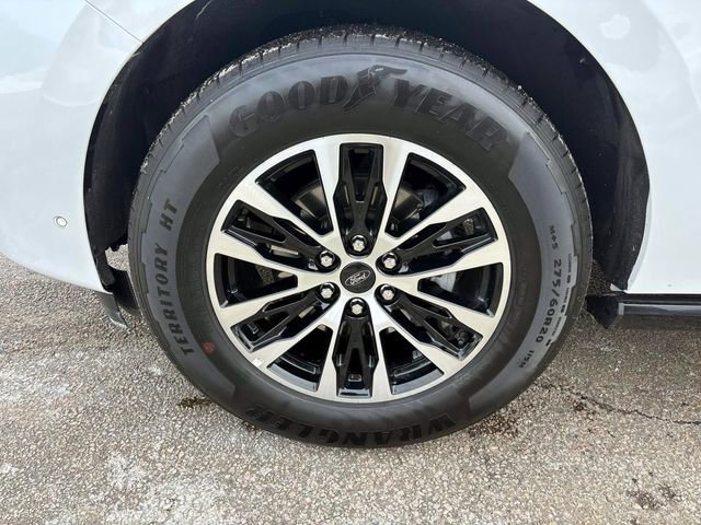 Used 2025 Ford Expedition Max Platinum image 7