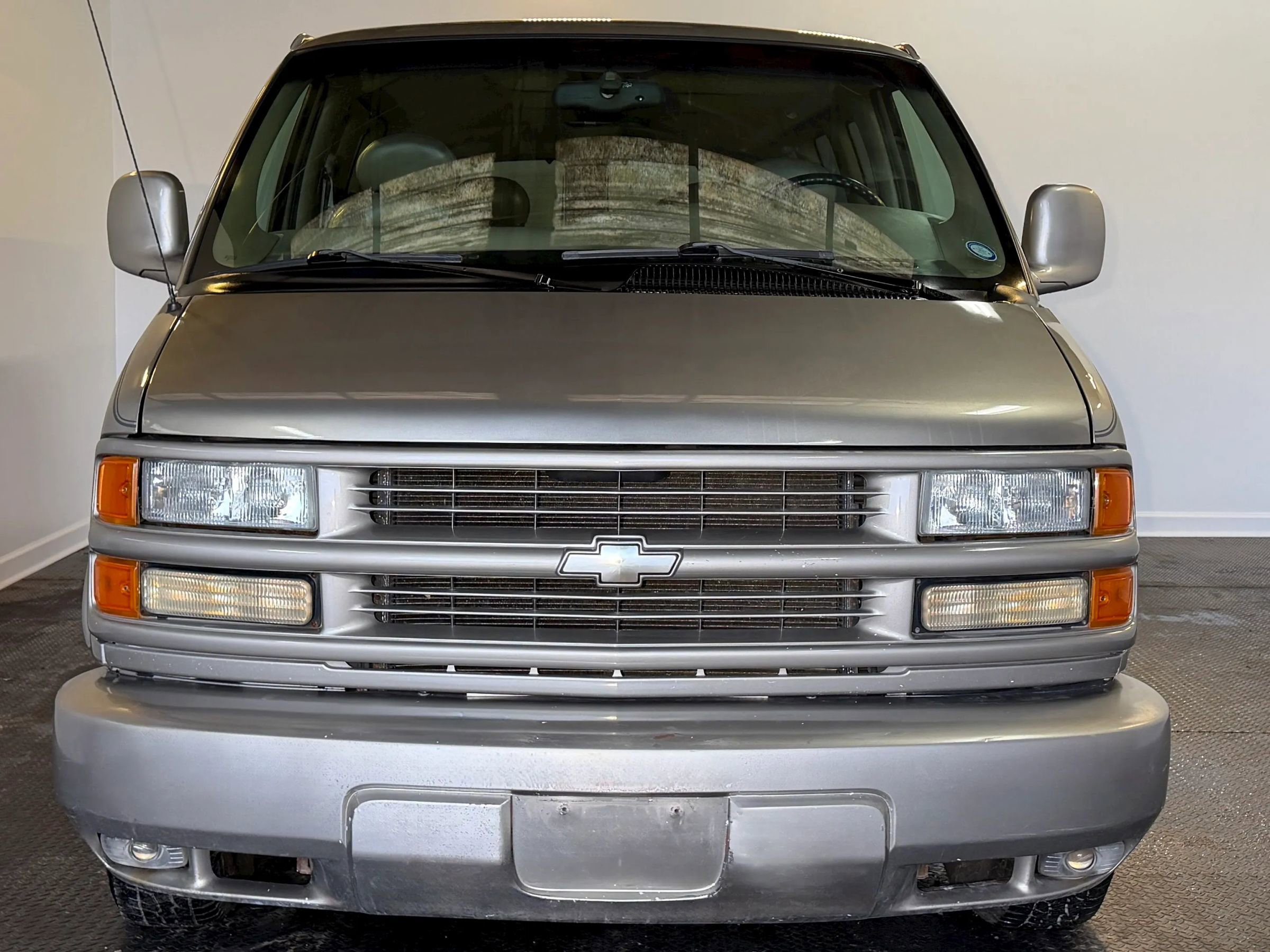 Used 2002 Chevrolet Express 1500 LT RWD image 4