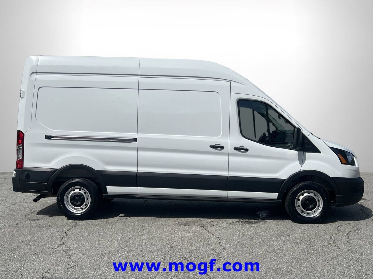 Used 2025 Ford Transit 250 148 High Roof RWD image 25