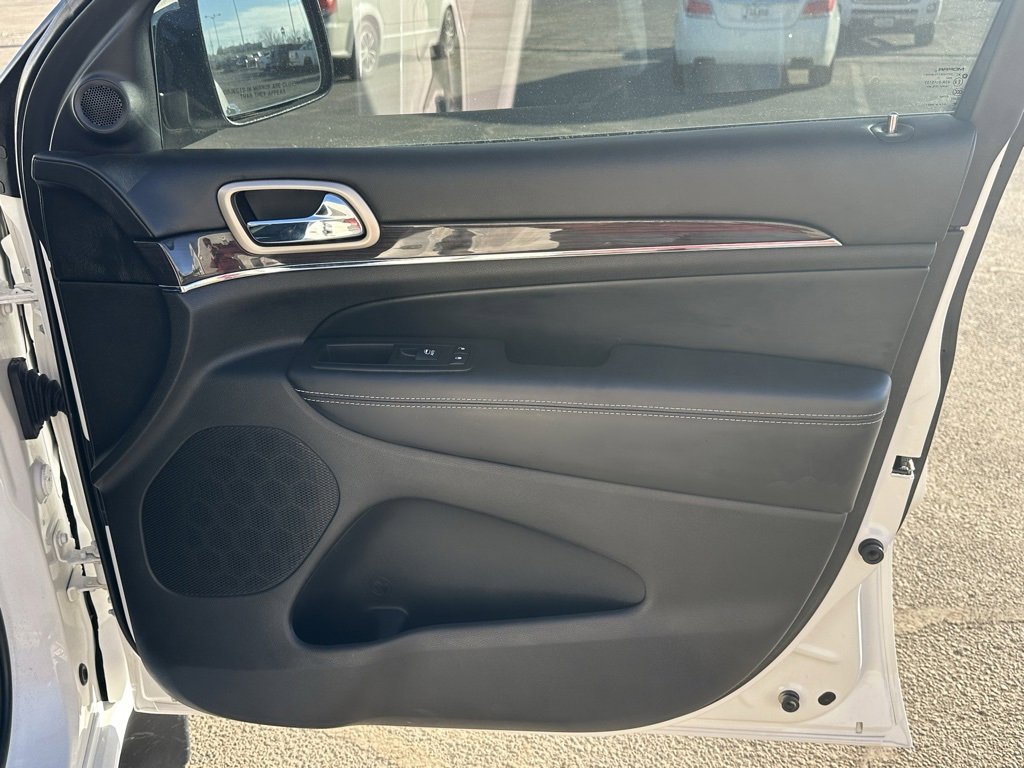 Used 2017 Jeep Grand Cherokee Overland image 21