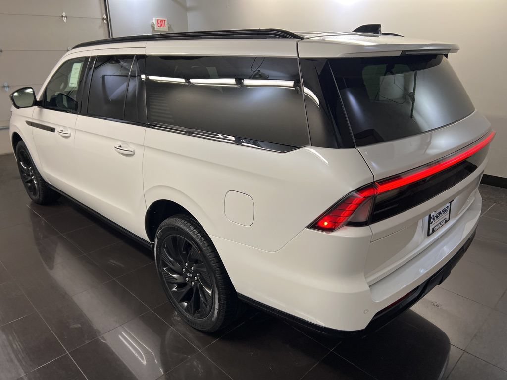 Used 2026 Lincoln Navigator L Reserve w/ Jet Appearance Package AWD/4WD image 4