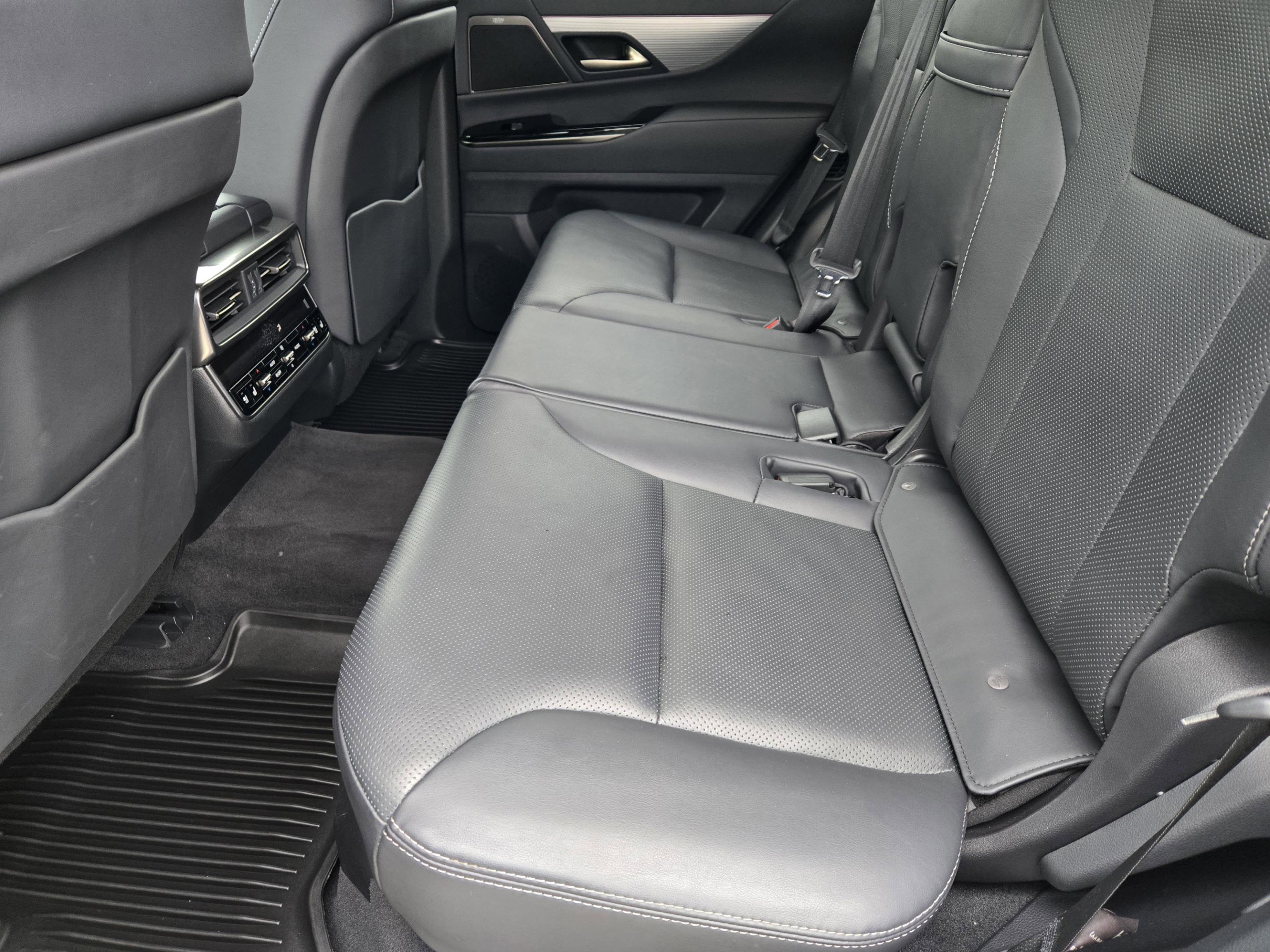Used 2023 Lexus LX 600 F Sport AWD/4WD image 31