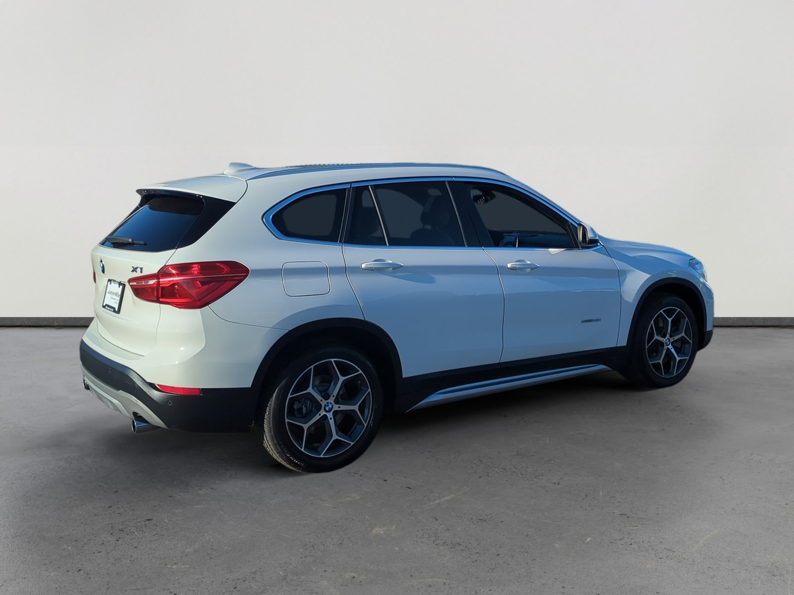 Used 2018 BMW X1 sDrive28i image 5