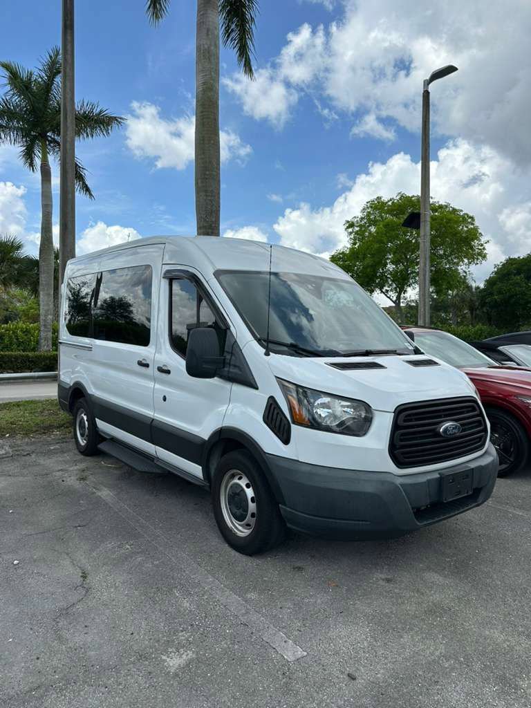 Used 2019 Ford Transit 150 XL RWD image 1