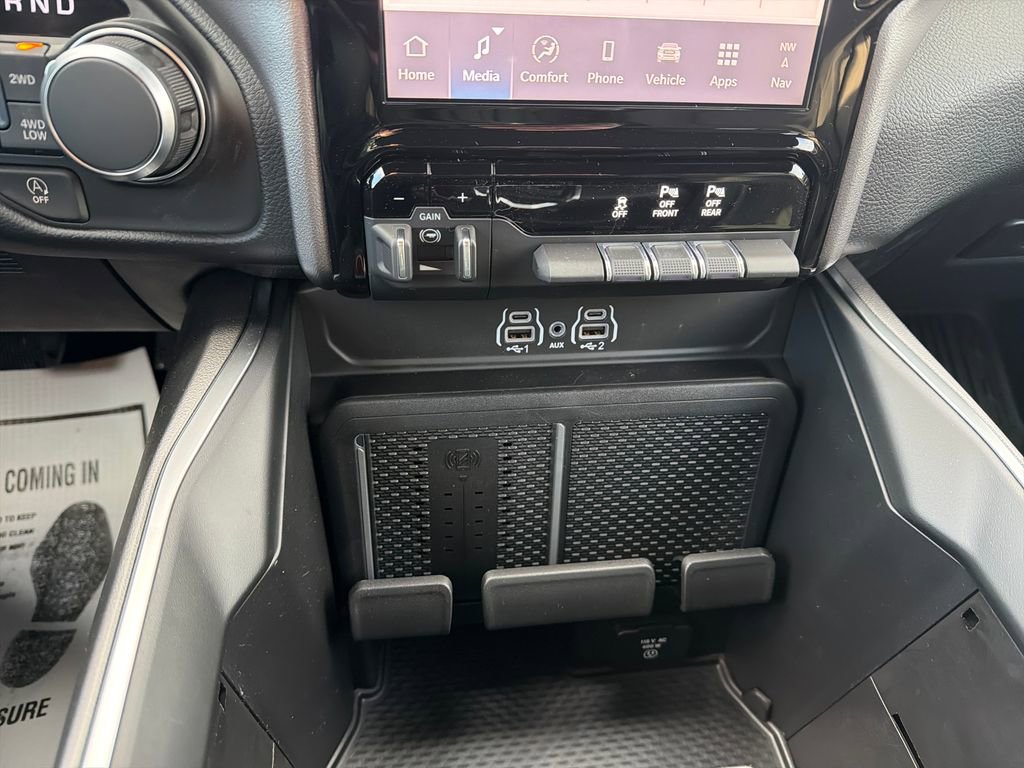 New 2026 RAM 1500 Big Horn AWD/4WD image 17