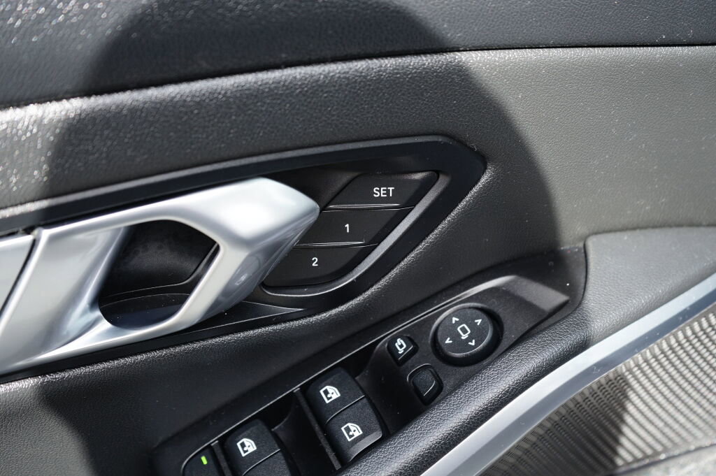 Used 2020 BMW 330i Sedan w/ Convenience Package image 13