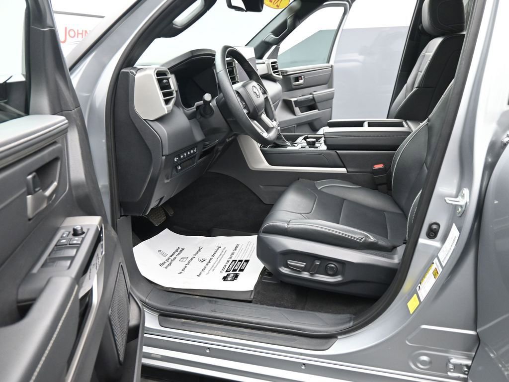 Used 2026 Toyota Tundra Limited AWD/4WD image 17