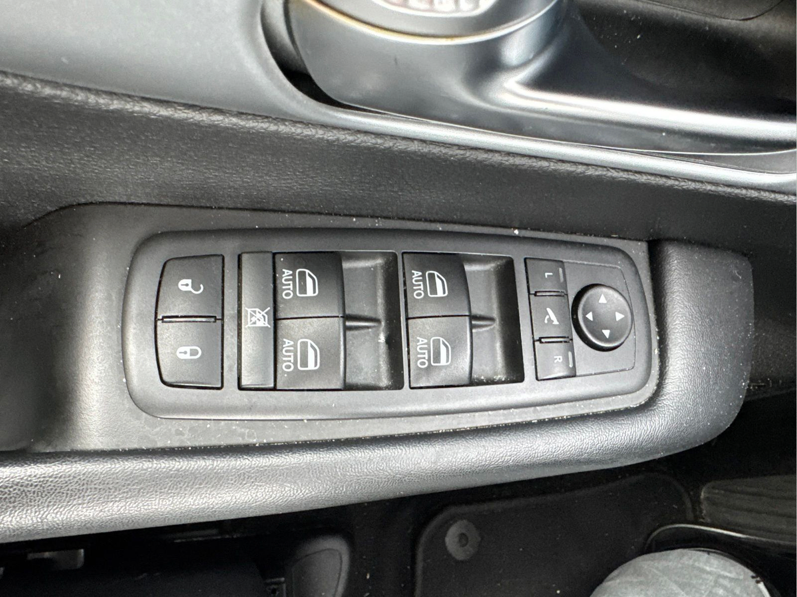 Certified 2020 Chrysler Pacifica Limited FWD image 30