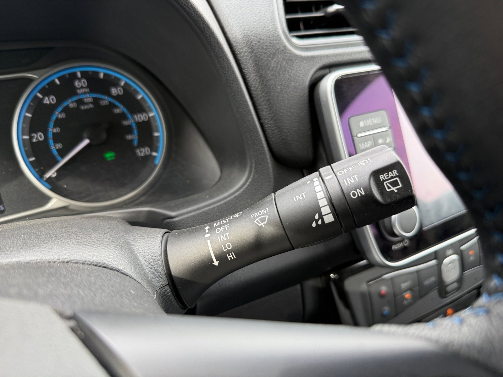 Used 2025 Nissan Leaf SV Plus image 17